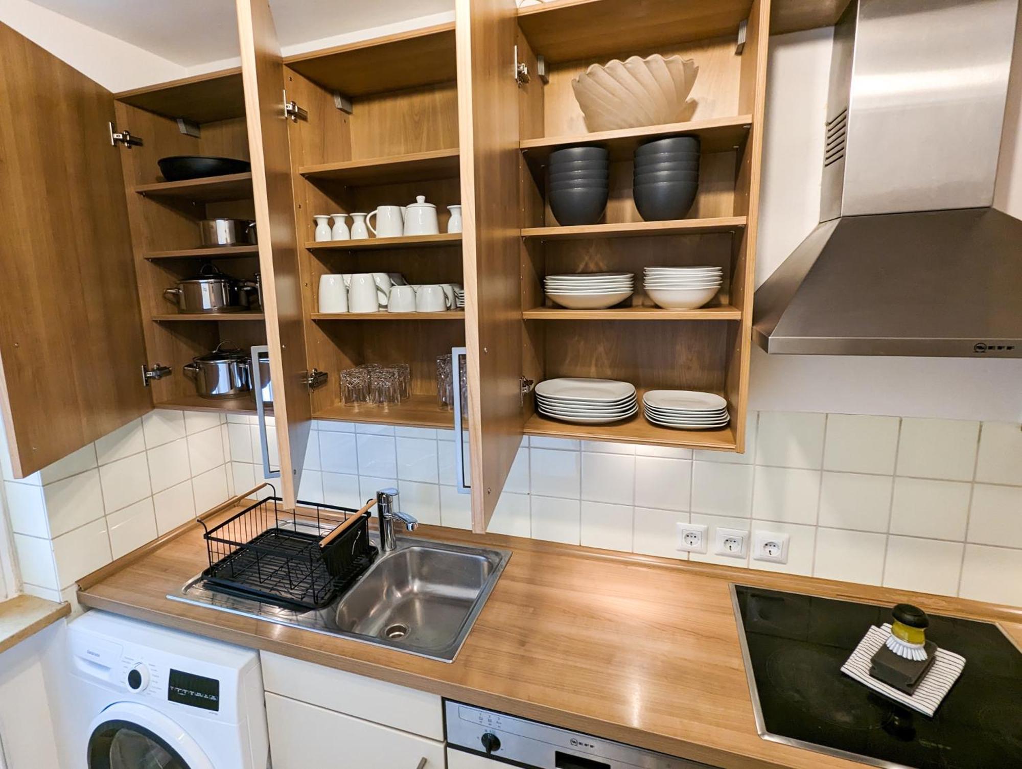 Charming, Newly & High Quality Equipped With Quiet Balcony In Fantastic Location - Ready To Move In Appartement